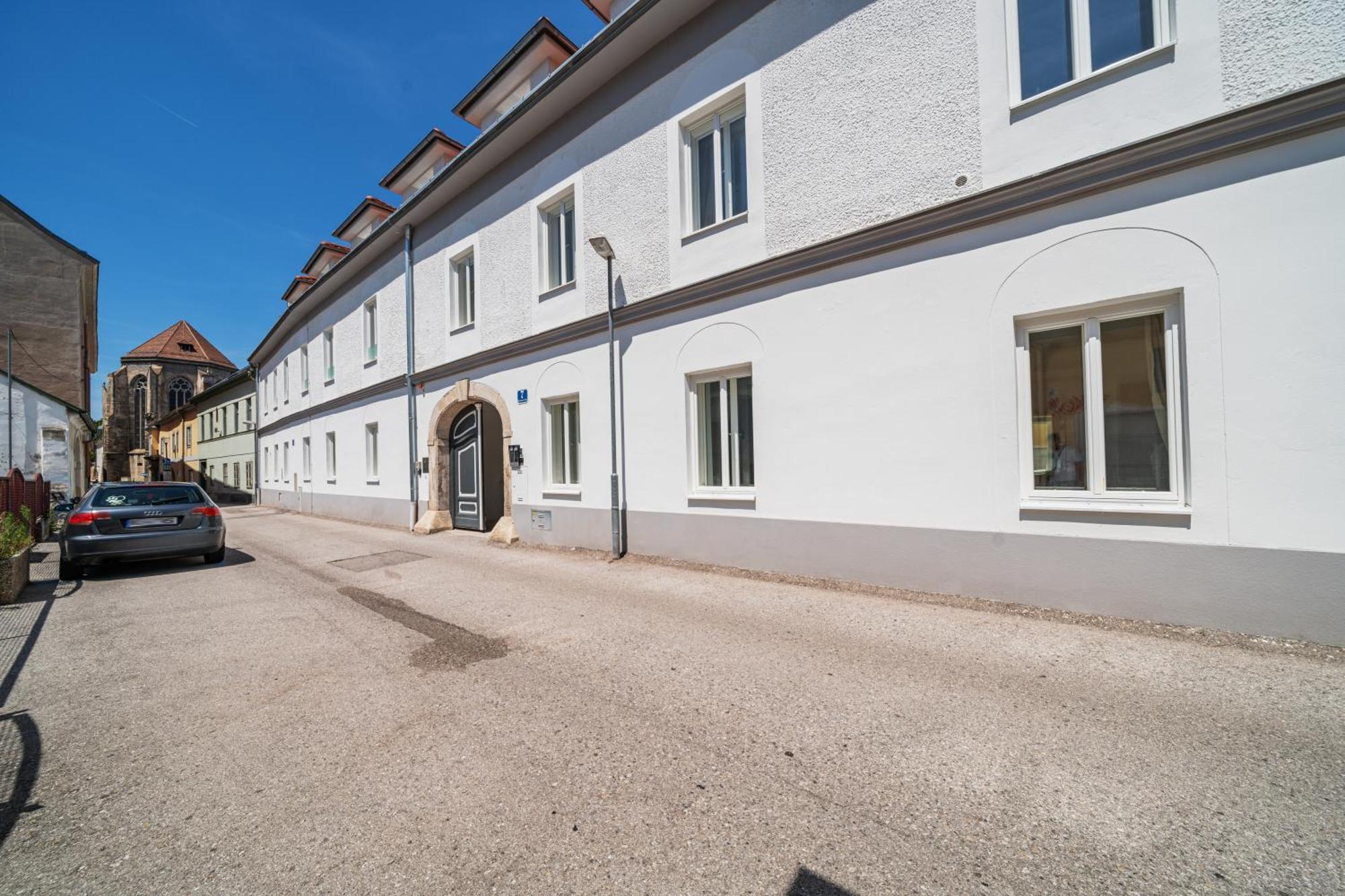 Ferienwohnung Central City Suits Wiener Neustadt Exterior foto