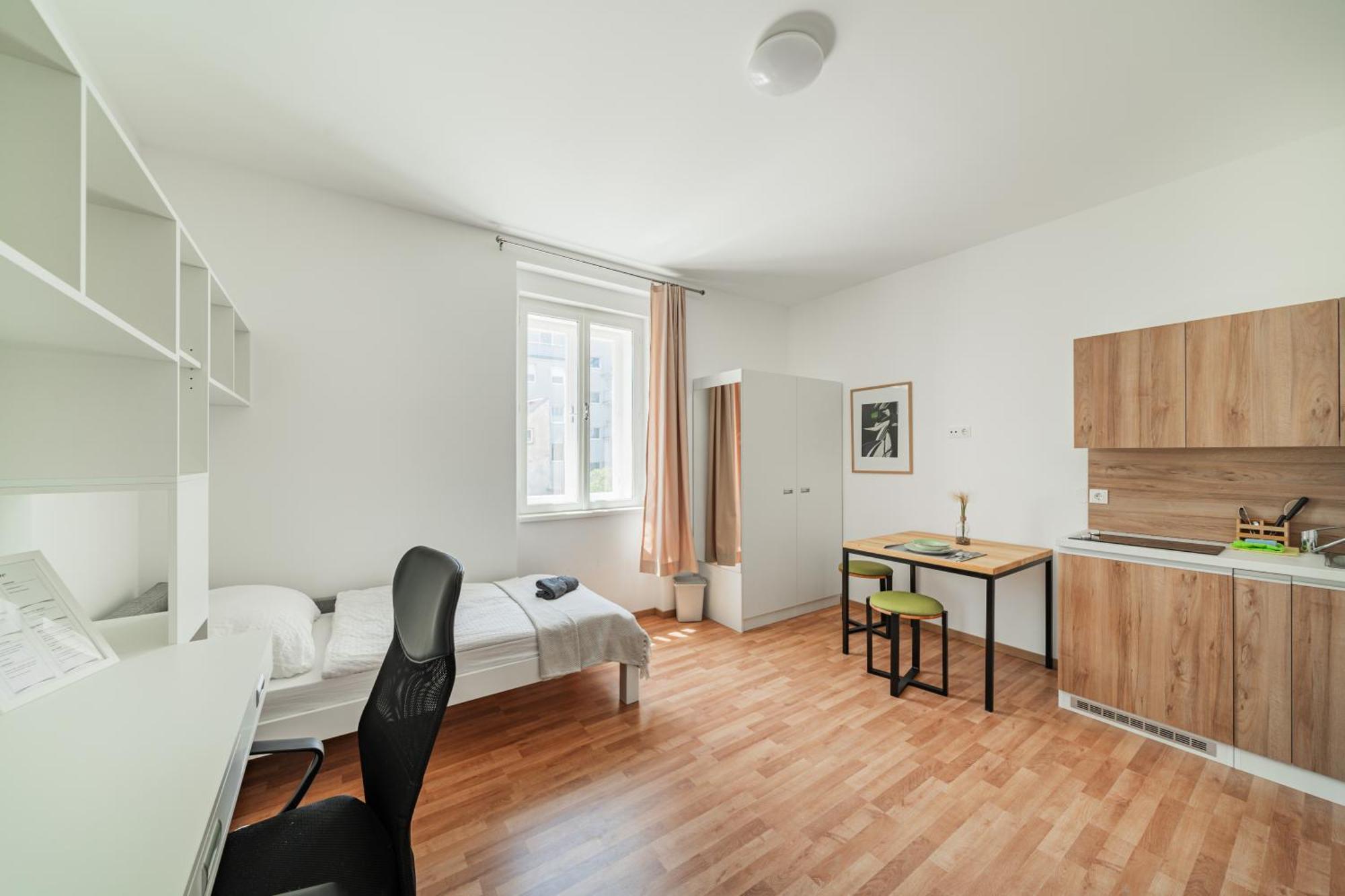 Ferienwohnung Central City Suits Wiener Neustadt Exterior foto