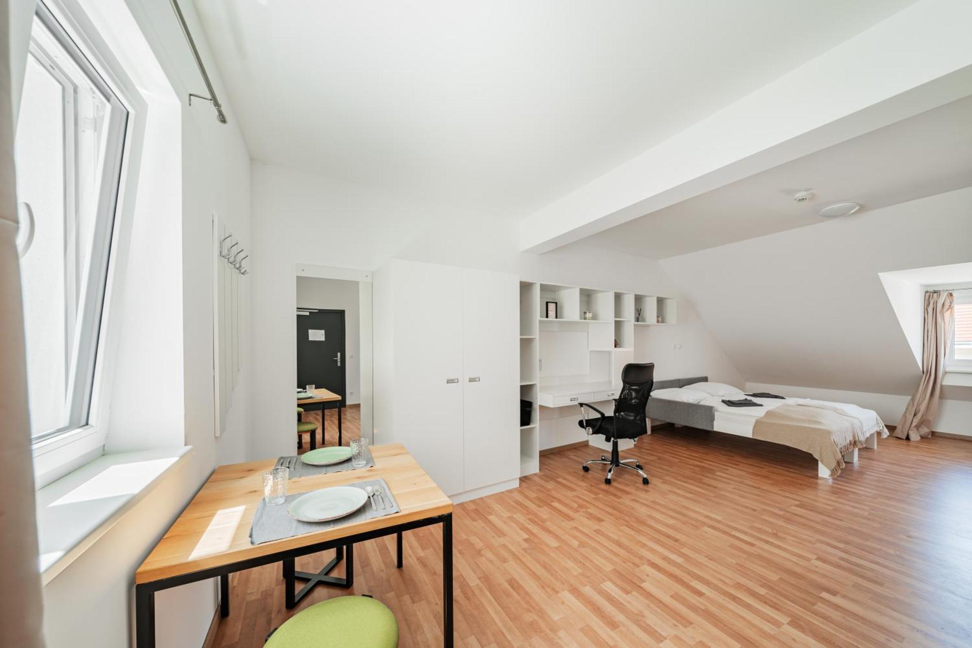 Ferienwohnung Central City Suits Wiener Neustadt Exterior foto